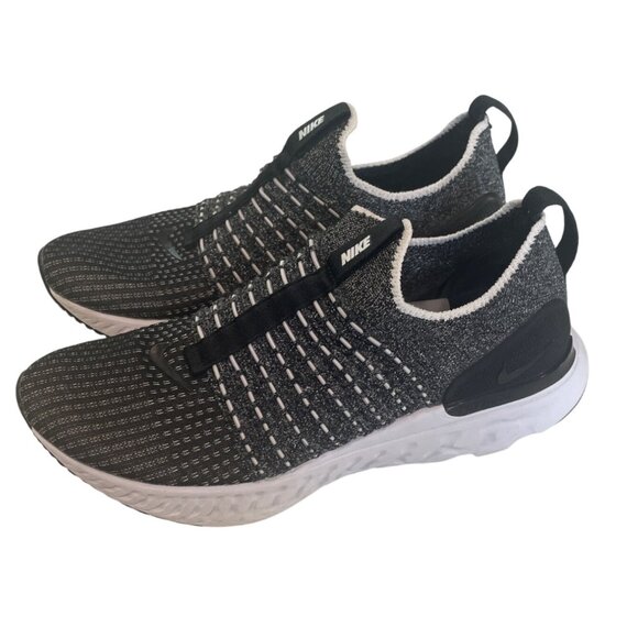 Nike Womens Black/White  React Phantom Run Flyknit 2  US 7 Comfort Stretch Light - Picture 1 of 5